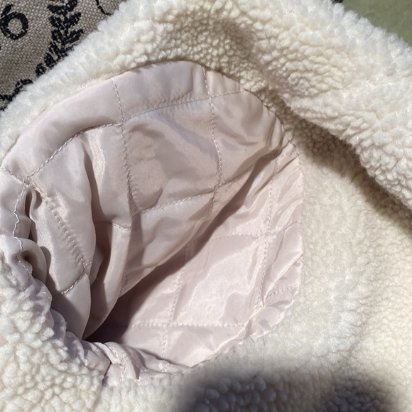 LEVIS Corduroy Sherpa Jacket-(FREE PEOPLE). Size SMALL - Picture 4 of 5